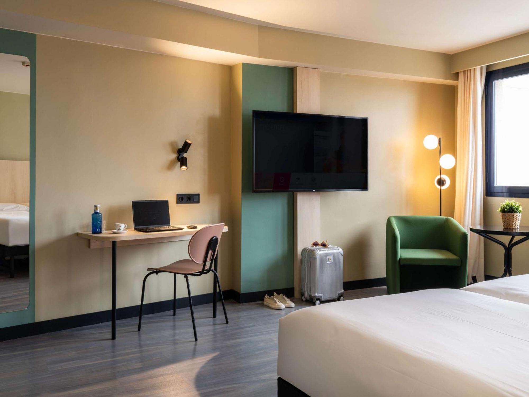 Ibis Styles Zaragoza Ramiro I Saragoça Exterior foto