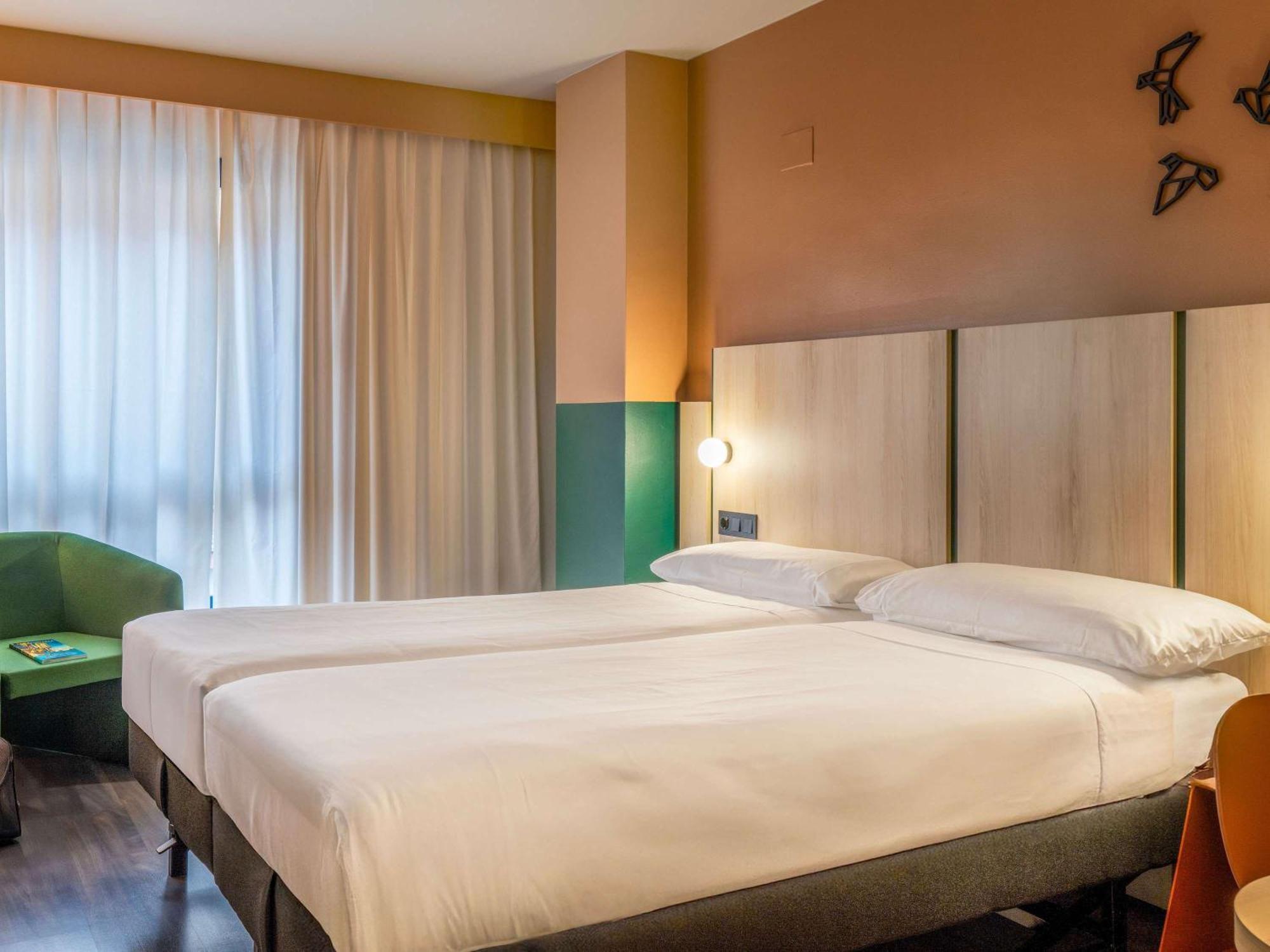 Ibis Styles Zaragoza Ramiro I Saragoça Exterior foto